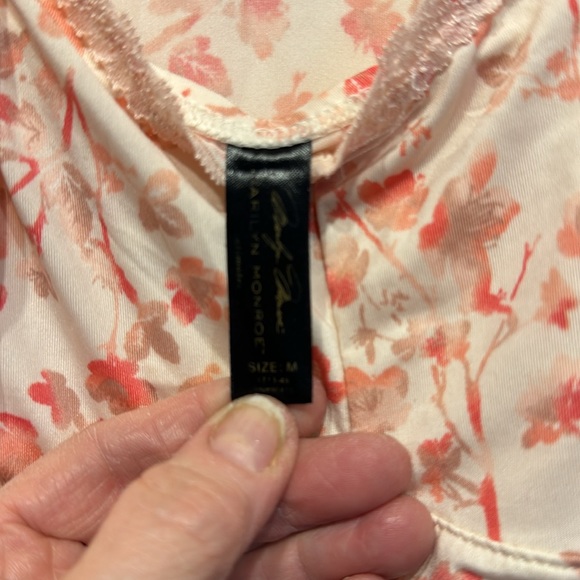 Nightgown and Robe set - Picture 4 of 4